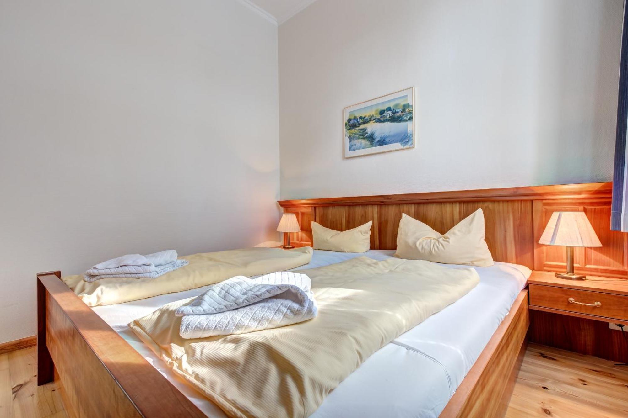 Villa Ahlbeck - Ferienwohnung Kuehlungsborn Херингсдорф Екстериор снимка